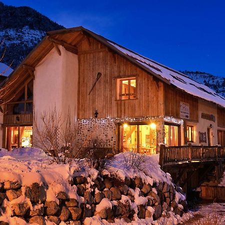 Chambres D'Hote Le Brin De Paille Saint-Martin-de-Queyrières Exteriör bild